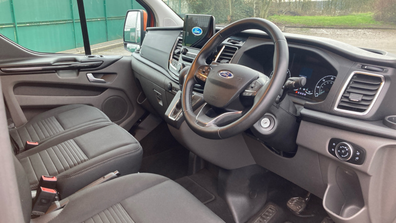 Ford Transit Custom 300 L1 Diesel Fwd 2.0 EcoBlue 170ps Low Roof D/Cab Limited Van Auto